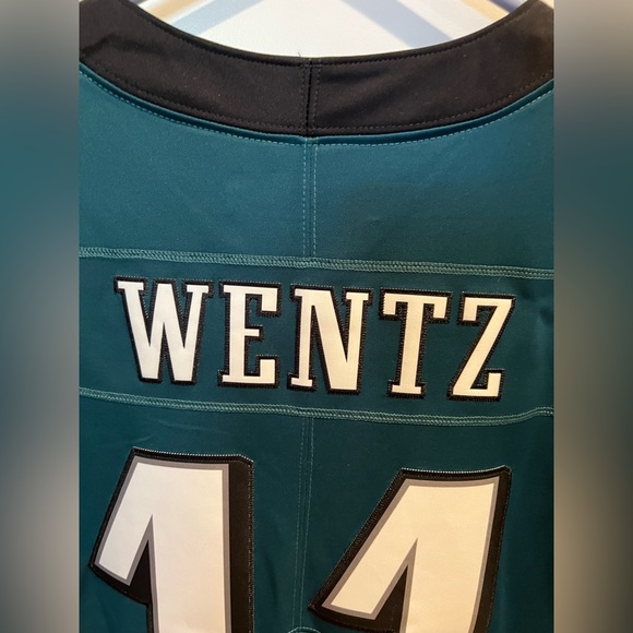 Carson Wentz Philadelphia Eagles 🦅 jersey - Picture 9 of 11